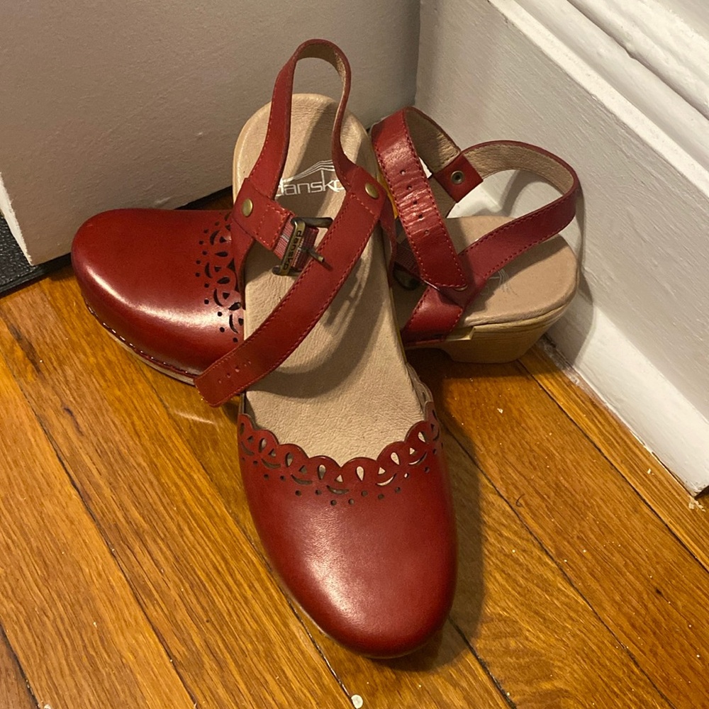 Never worn Dankso Mary Janes - sz 39